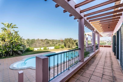 Moradia T4 para Venda em Estômbar e Parchal