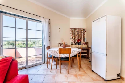 Moradia T4 para Venda em Estômbar e Parchal