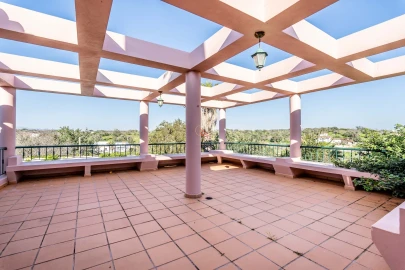 Moradia T4 para Venda em Estômbar e Parchal