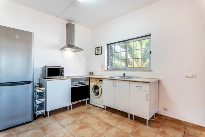 Moradia T4 para Venda em Estômbar e Parchal