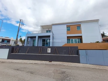 Moradia T4 para Venda em Sesimbra (Castelo)