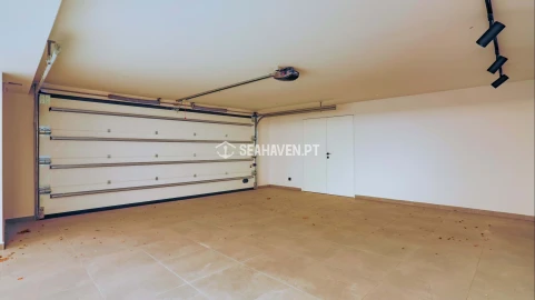 Moradia T5 para Venda em Quarteira