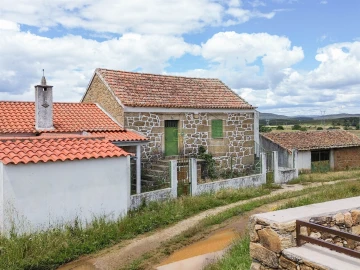 Quinta T4 para Venda em Vale de Prazeres e Mata da Rainha