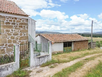 Quinta T4 para Venda em Vale de Prazeres e Mata da Rainha