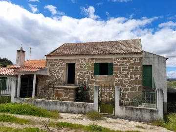 Quinta T4 para Venda em Vale de Prazeres e Mata da Rainha