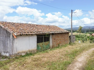 Quinta T4 para Venda em Vale de Prazeres e Mata da Rainha