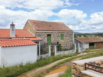 Quinta T4 para Venda em Vale de Prazeres e Mata da Rainha