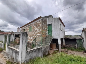 Quinta T4 para Venda em Vale de Prazeres e Mata da Rainha