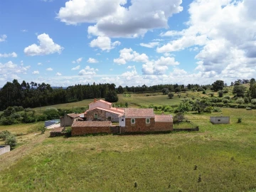 Quinta T4 para Venda em Vale de Prazeres e Mata da Rainha