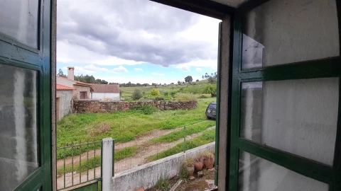 Quinta T4 para Venda em Vale de Prazeres e Mata da Rainha
