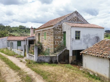 Quinta T4 para Venda em Vale de Prazeres e Mata da Rainha