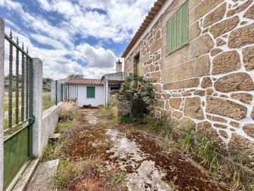 Quinta T4 para Venda em Vale de Prazeres e Mata da Rainha