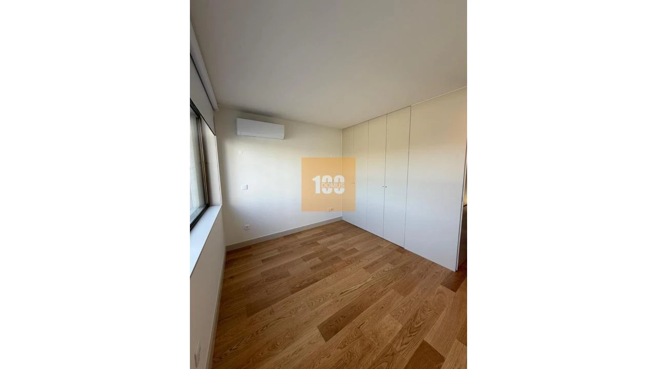 Apartamento T1 para Venda em Cedofeita, Santo Ildefonso, Sé, Miragaia, São Nicolau e Vitória Foto 3