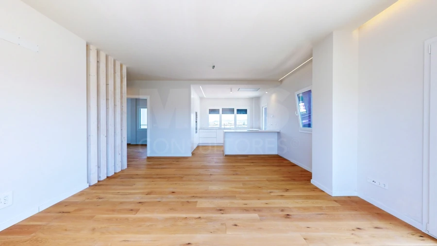 Apartamento T4 para Venda em Santo Antão e São Julião do Tojal Foto 4