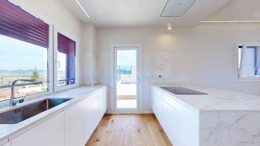 Apartamento T4 para Venda em Santo Antão e São Julião do Tojal Foto 10