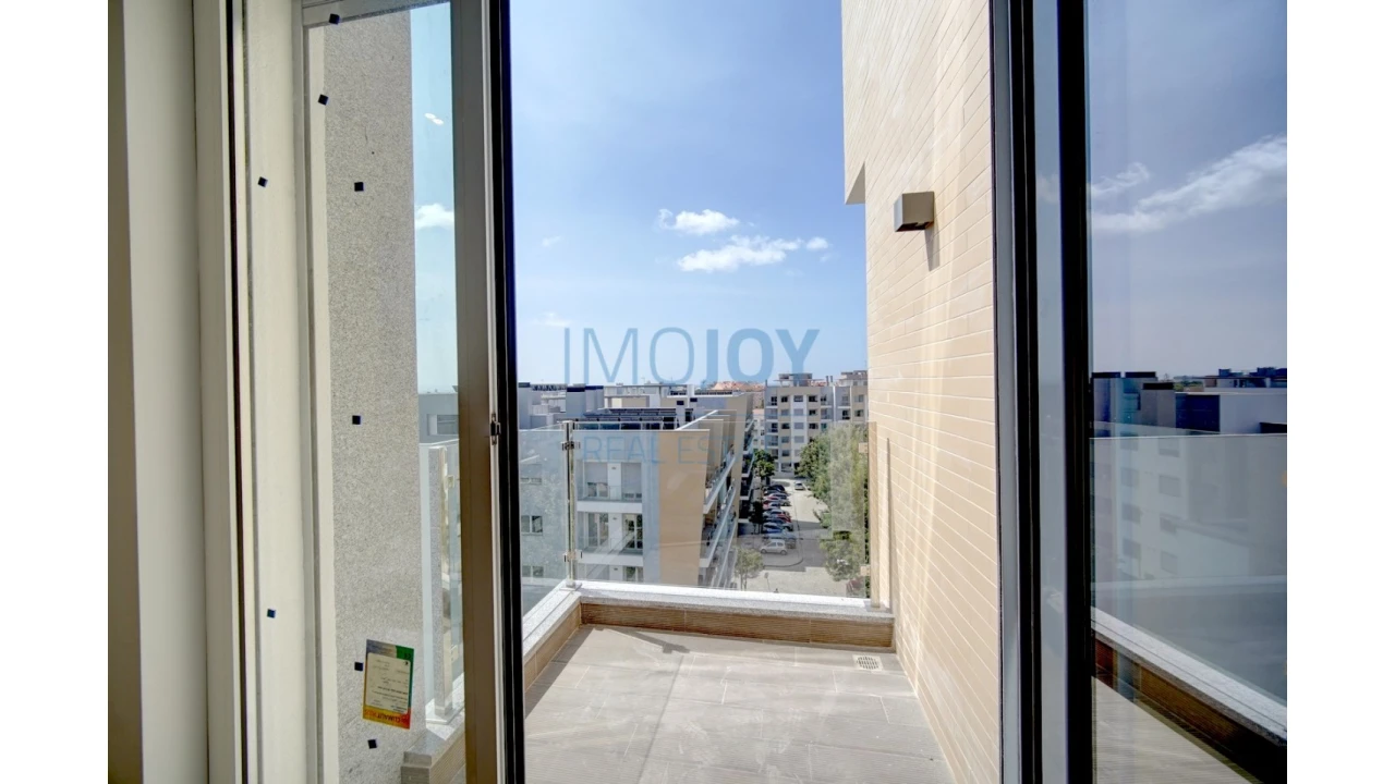 Apartamento T3 para Venda em Carcavelos e Parede Foto 28