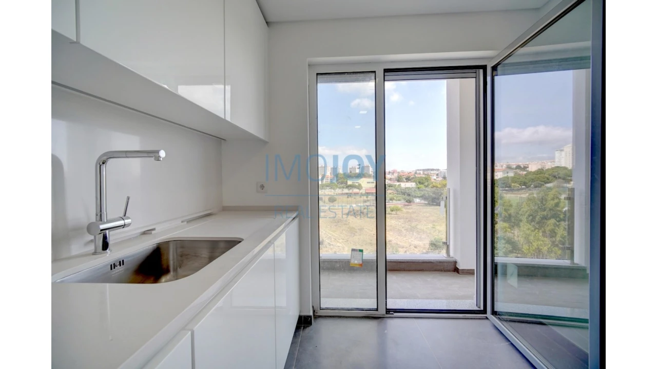 Apartamento T3 para Venda em Carcavelos e Parede Foto 13