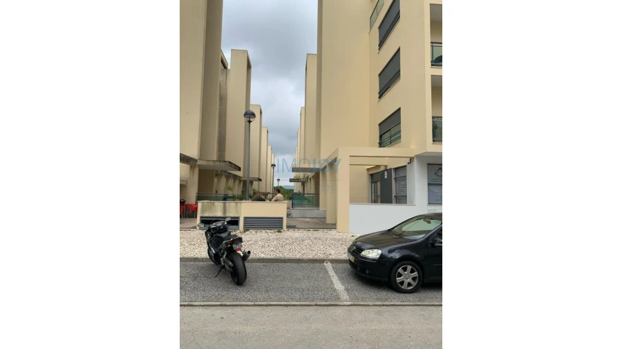 Loja para Venda em Santo António dos Cavaleiros e Frielas Foto 13