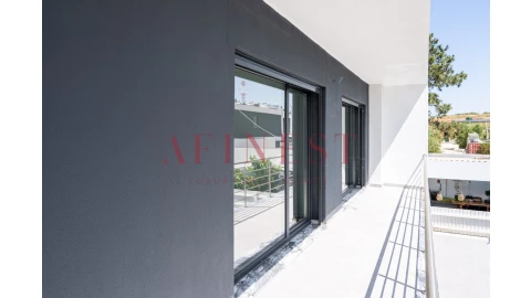 Moradia T4 para Venda em Corroios