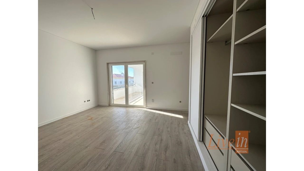 Apartamento T3 para Venda em Carvoeira Foto 21