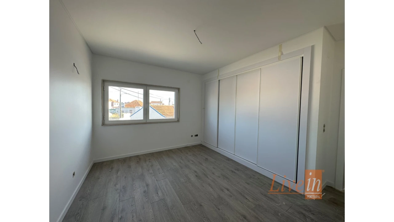 Apartamento T3 para Venda em Carvoeira Foto 24