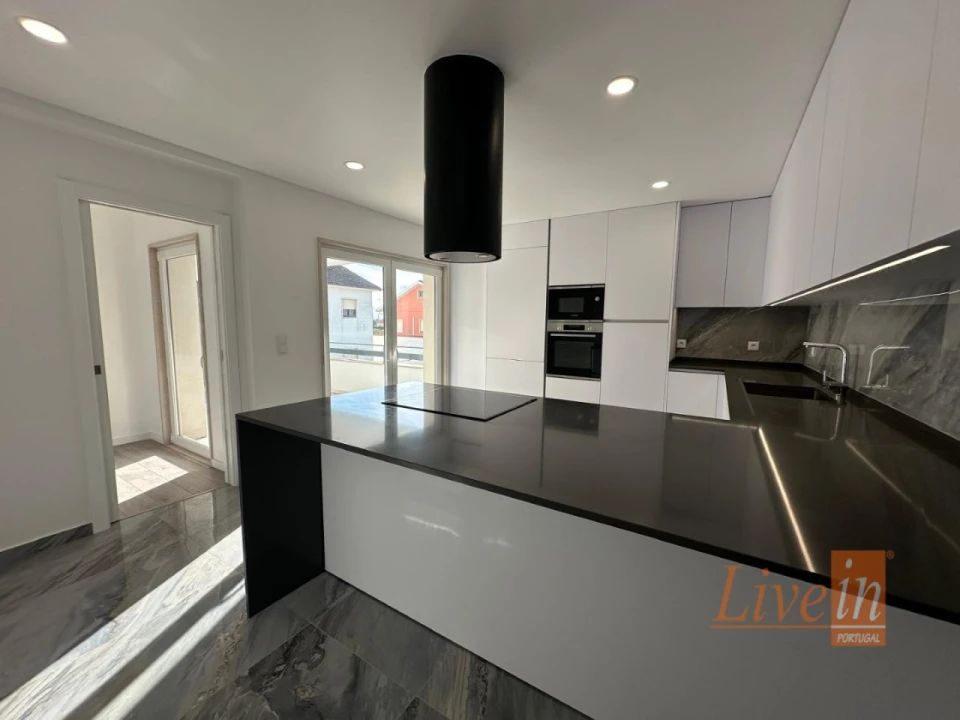 Apartamento T3 para Venda em Carvoeira Foto 2