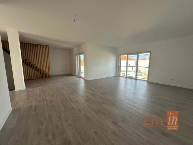 Apartamento T3 para Venda em Carvoeira Foto 8