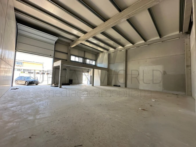 Armazém para Venda em Arruda dos Vinhos Foto 2