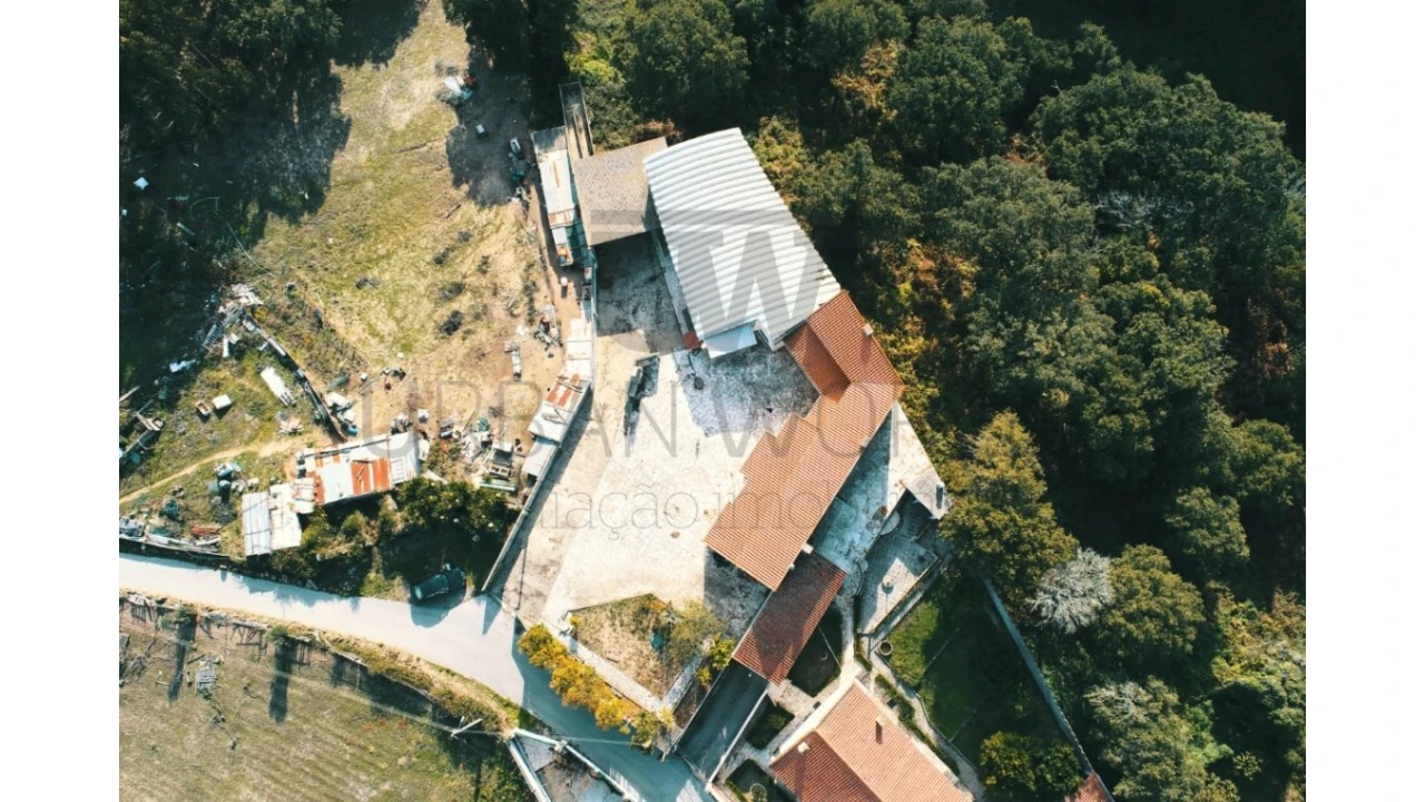 Moradia T4 para Venda em Venda do Pinheiro e Santo Estêvão das Galés Foto 1