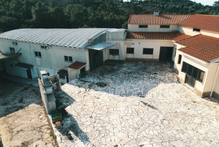 Moradia T4 para Venda em Venda do Pinheiro e Santo Estêvão das Galés Foto 4