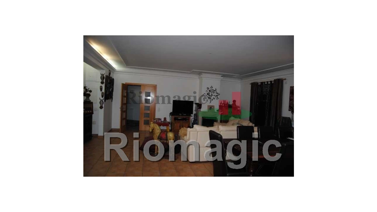 Moradia T5 para Venda em Arrouquelas Foto 10