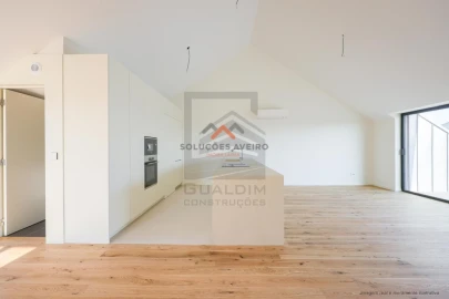 Apartamento T3 para Venda em Glória e Vera Cruz