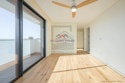 Apartamento T3 para Venda em Glória e Vera Cruz