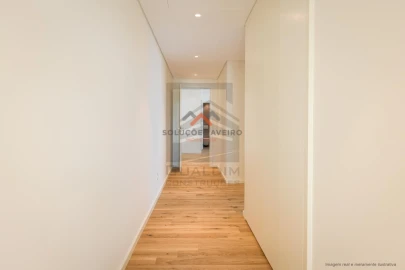 Apartamento T3 para Venda em Glória e Vera Cruz