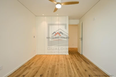 Apartamento T3 para Venda em Glória e Vera Cruz