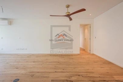 Apartamento T3 para Venda em Glória e Vera Cruz