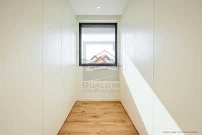 Apartamento T3 para Venda em Glória e Vera Cruz