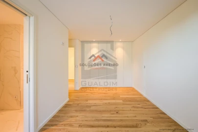 Apartamento T3 para Venda em Glória e Vera Cruz