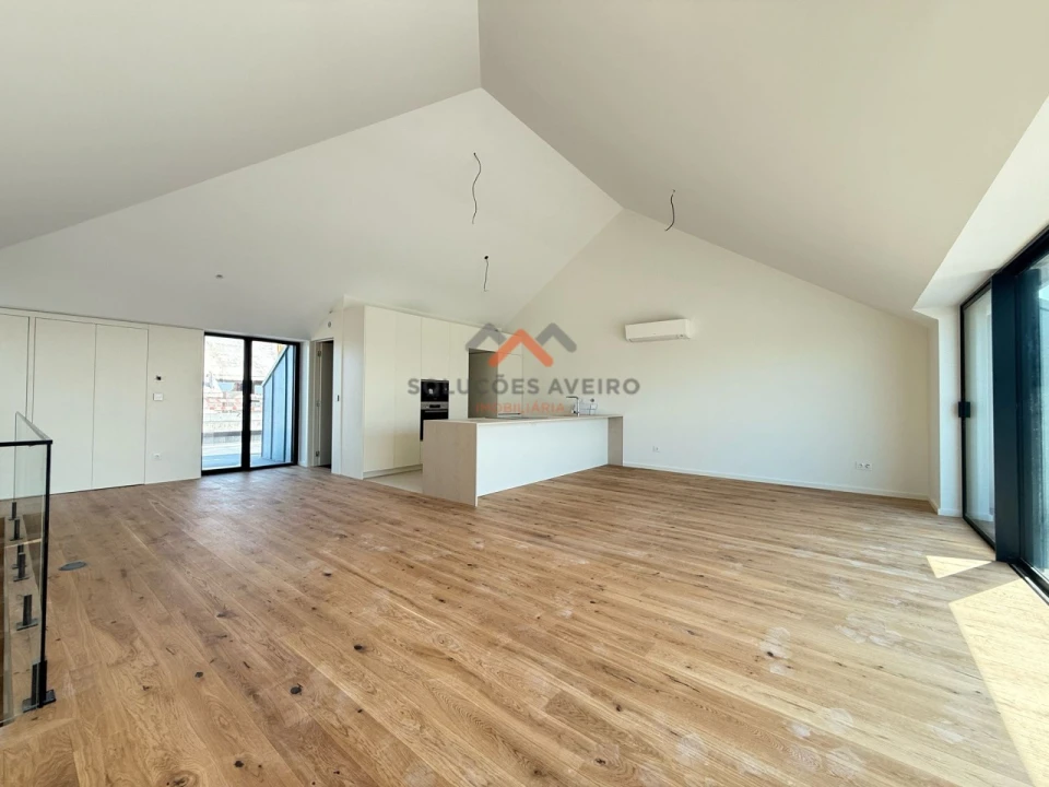 Apartamento T3 para Venda em Glória e Vera Cruz Foto 1