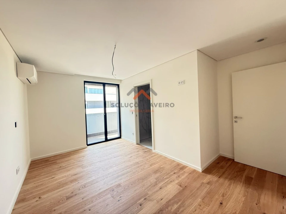 Apartamento T3 para Venda em Glória e Vera Cruz Foto 38