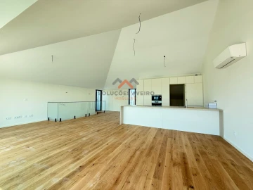 Apartamento T3 para Venda em Glória e Vera Cruz