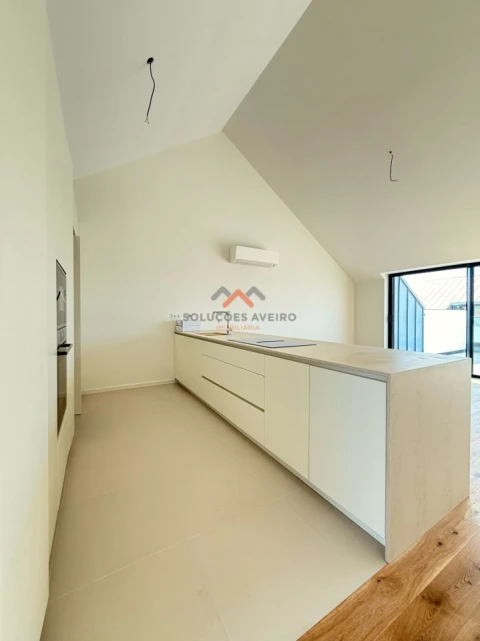 Apartamento T3 para Venda em Glória e Vera Cruz