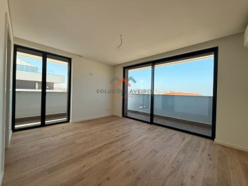 Apartamento T3 para Venda em Glória e Vera Cruz