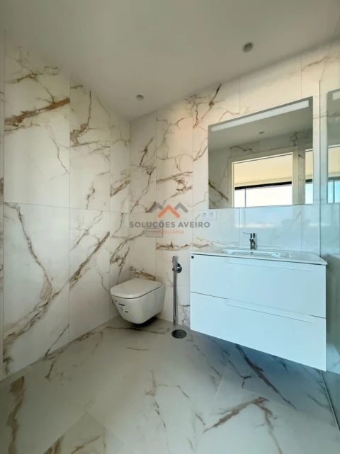 Apartamento T3 para Venda em Glória e Vera Cruz