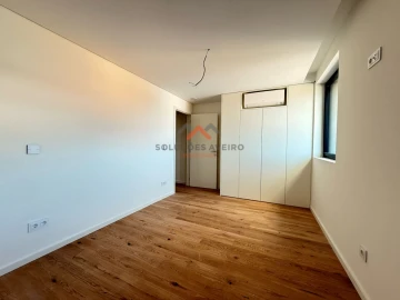 Apartamento T3 para Venda em Glória e Vera Cruz