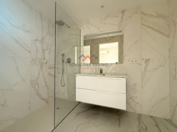 Apartamento T3 para Venda em Glória e Vera Cruz
