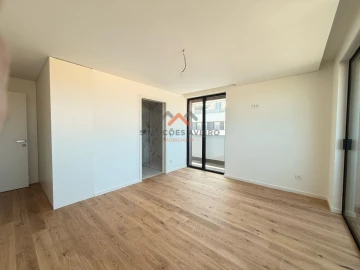Apartamento T3 para Venda em Glória e Vera Cruz