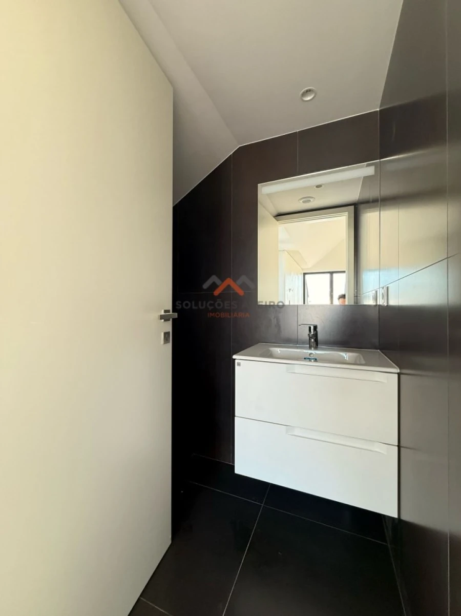 Apartamento T3 para Venda em Glória e Vera Cruz Foto 34