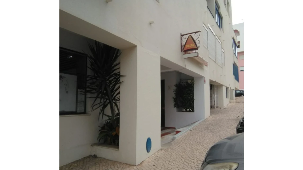 Negócio para Venda em Quarteira Foto 4