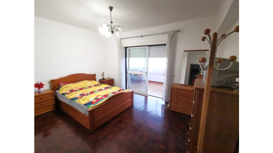 Apartamento T2 para Venda em Santo Antonio dos Olivais Foto 4